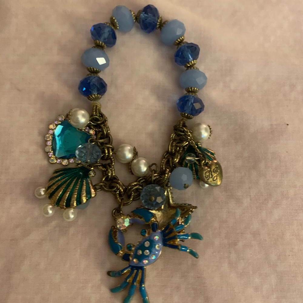 Stretchy bracelet